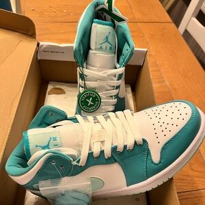 Air Jordan 1 washed teal mint.  Size 7.5 men’s. Women 9. NIB.  Never worn.